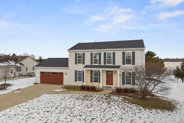 215 Maries WAY, Random Lake, WI 53075