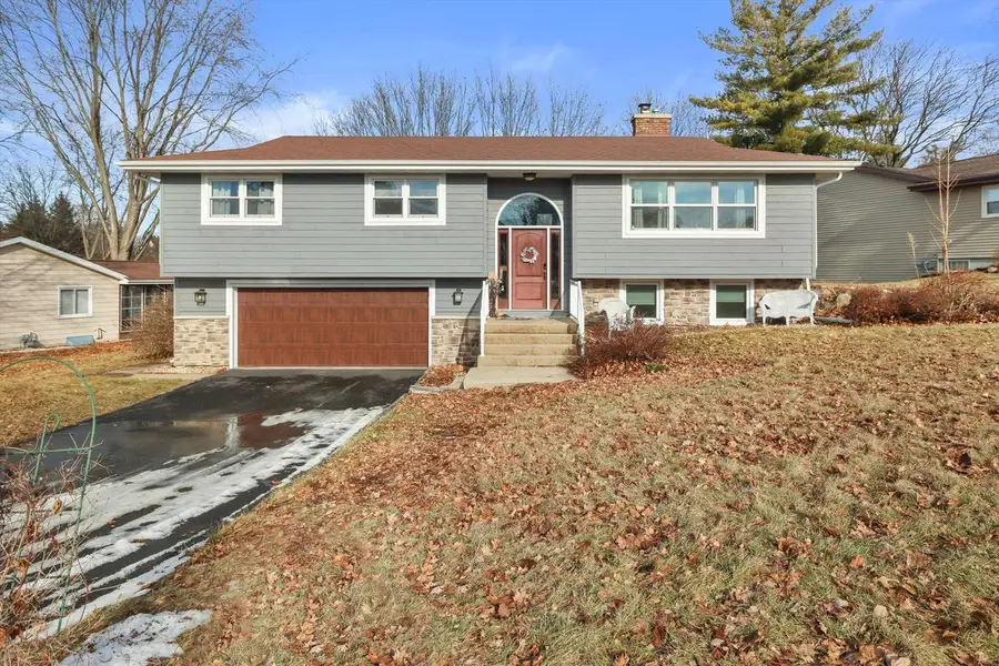 105 Winston WAY, Waunakee, WI 53597 - Image #2