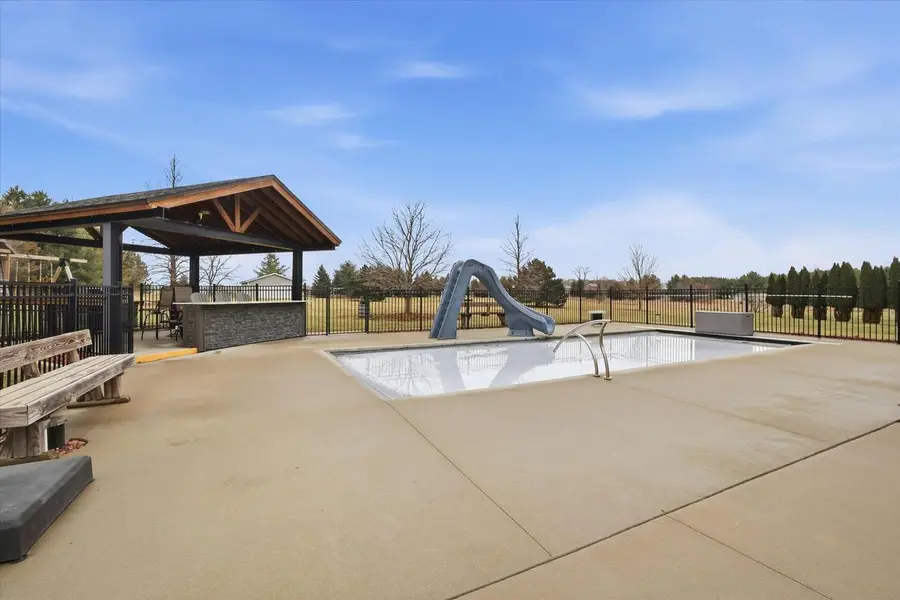 S88W35412 Eagle TERRACE, Eagle, WI 53119 - Image #3