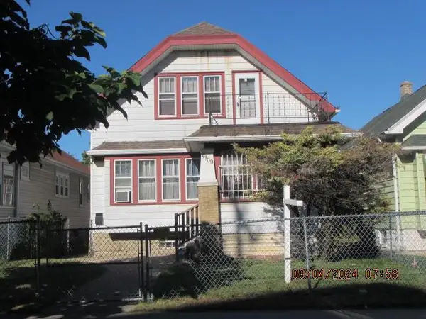 1121 W Finn PLACE, Milwaukee, WI 53206