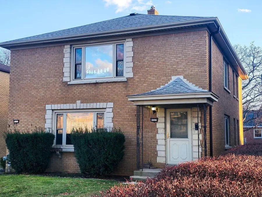 9323 W Wisconsin AVENUE #9325, Milwaukee, WI 53226 - #2