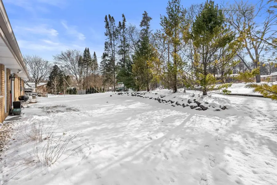 2621 S Seymour PLACE, West Allis, WI 53227 - Image #3