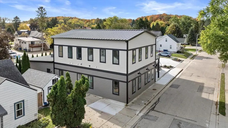 308 Oak STREET #202, Slinger, WI 53086 - #2