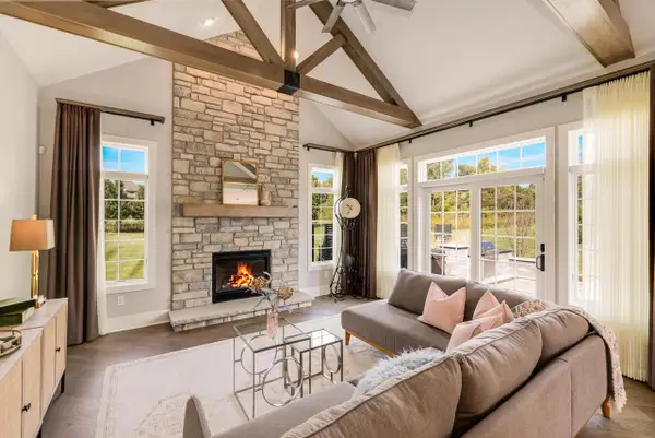 11553 N Creekside COURT #67W, Mequon, WI 53092