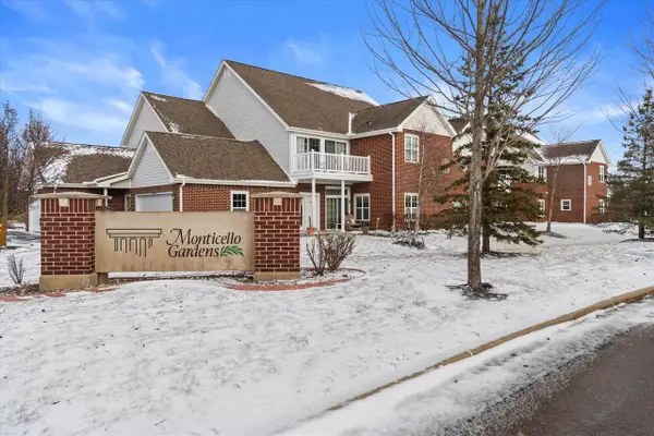 12374 W Virginia CIRCLE #7, Franklin, WI 53132
