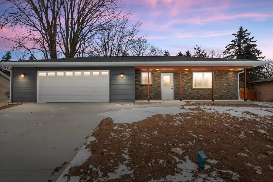 114 Dean ROAD, Belgium, WI 53004 - Image #2