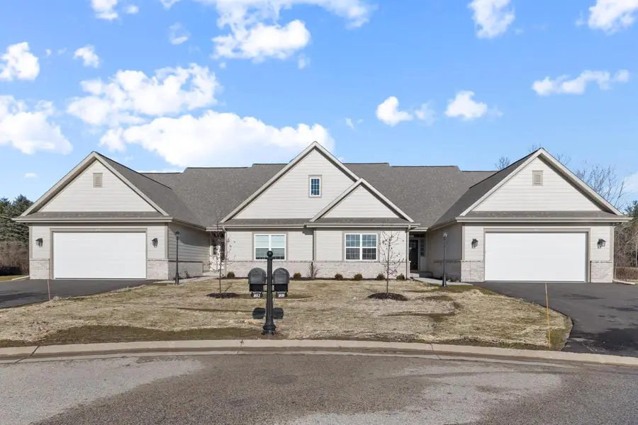 1793 Cedar Ridge DRIVE #215-1, Slinger, WI 53086 - Image #2