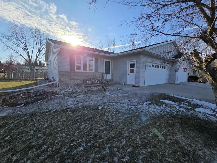 2209 Virginia DRIVE, Manitowoc, WI 54220 - #2