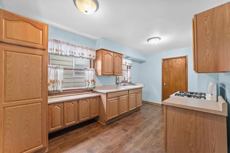 1234 W Scott STREET, Milwaukee, WI 53204 - Image #2