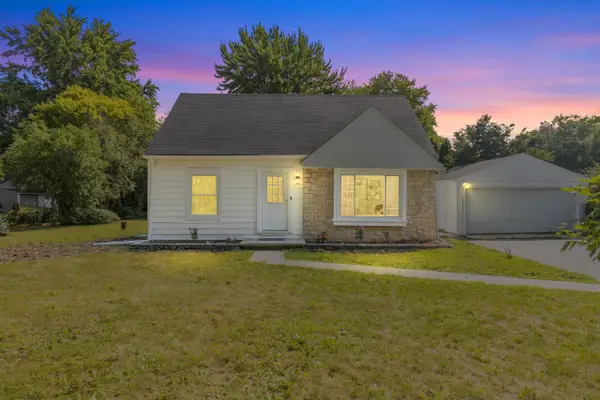 550 N Riverside DRIVE, Saukville, WI 53080