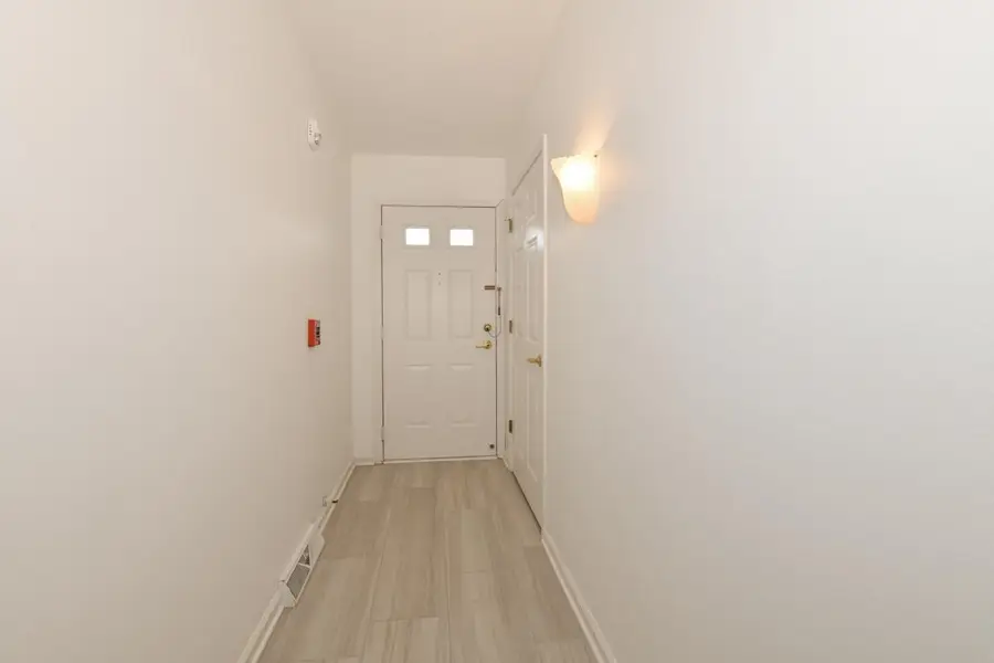 5228 S Hidden DRIVE, Greenfield, WI 53221 - #3