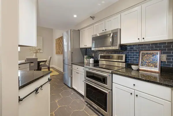 270 E Highland AVENUE #437, Milwaukee, WI 53202