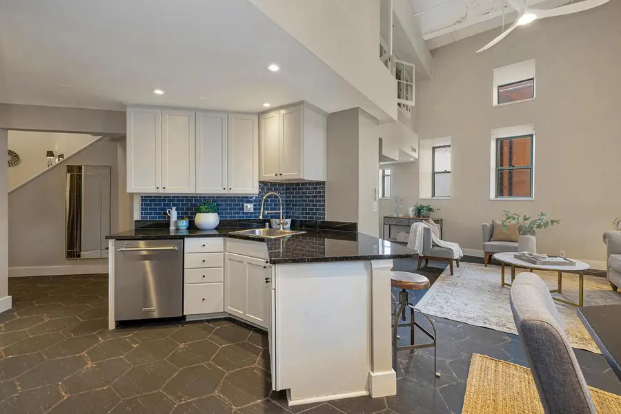 270 E Highland AVENUE #437, Milwaukee, WI 53202 - Image #3