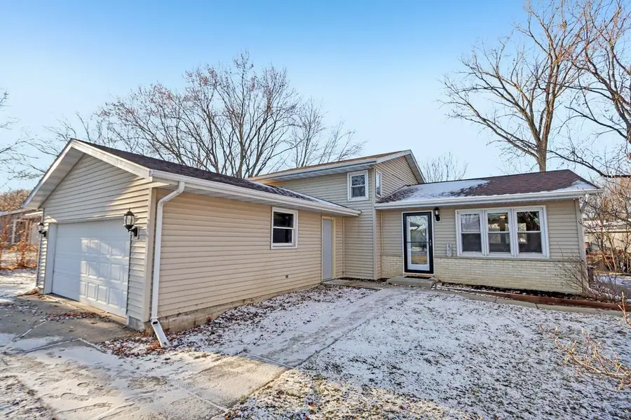 949 E Prospect STREET, Lake Mills, WI 53551 - Image #2