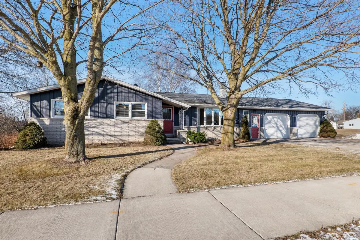 3204 Lincoln AVENUE, Two Rivers, WI 54241 - Image #1