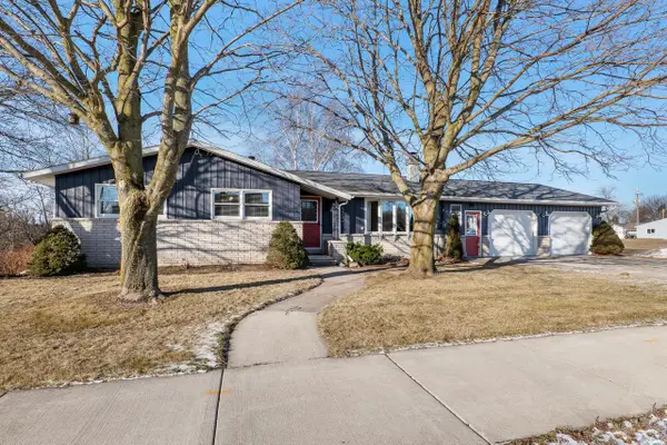 3204 Lincoln AVENUE, Two Rivers, WI 54241