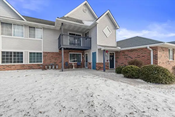 160 W Aspen COURT #3, Oak Creek, WI 53154