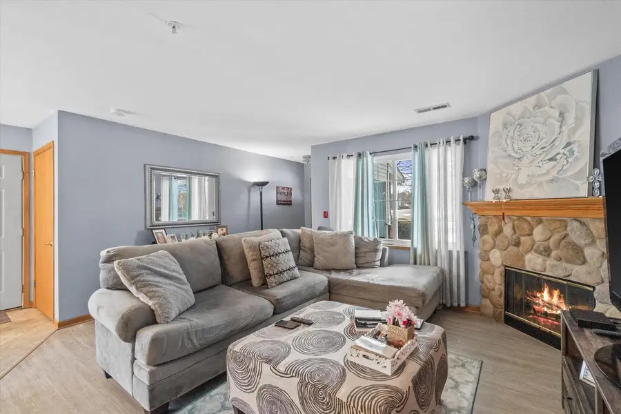 160 W Aspen COURT #3, Oak Creek, WI 53154 - Image #2