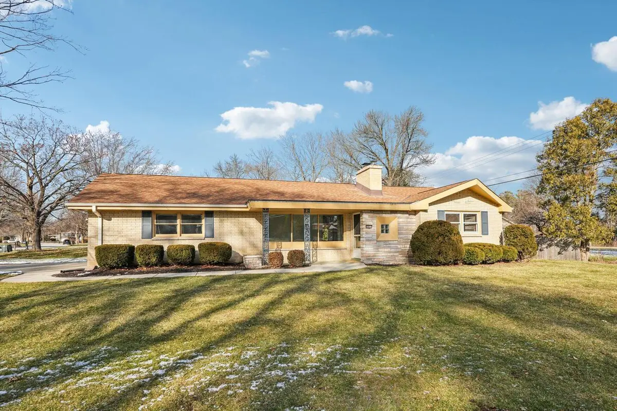 10322 W Concordia AVENUE, Wauwatosa, WI 53222 - Image #1