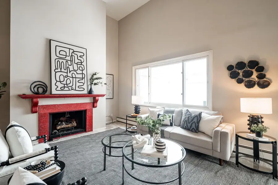 330 E Beaumont AVENUE #204, Whitefish Bay, WI 53217 - #3