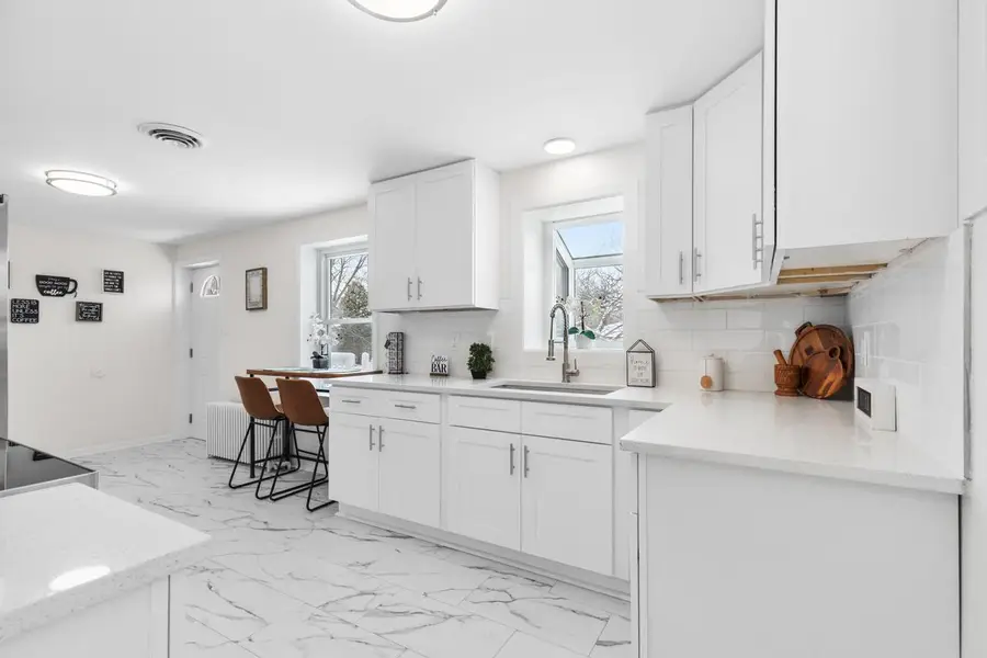 1401 Meadowbrook BOULEVARD, Mount Pleasant, WI 53405 - Image #2