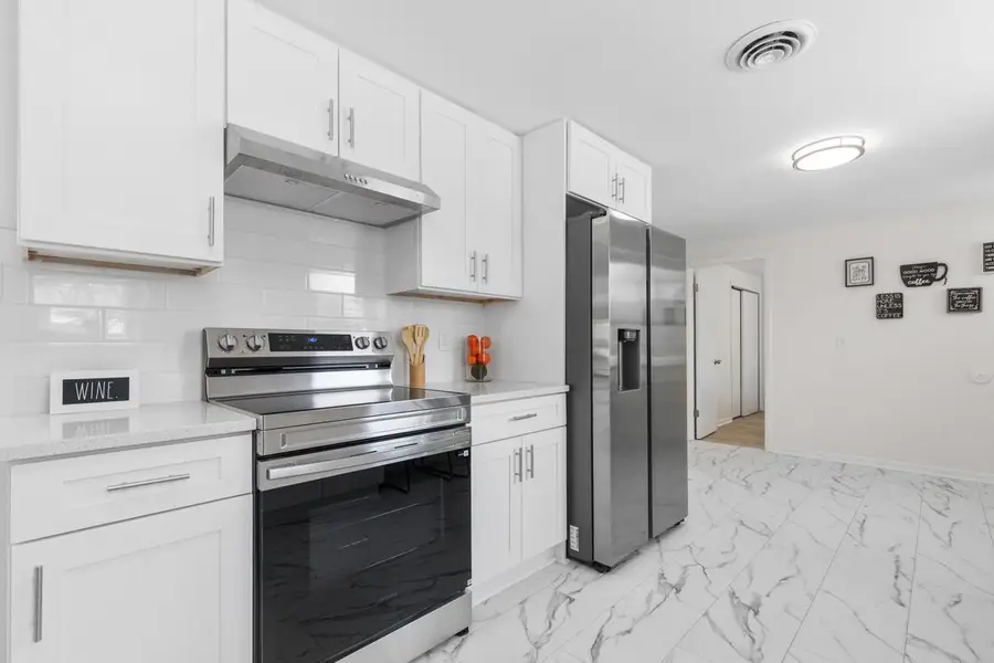 1401 Meadowbrook BOULEVARD, Mount Pleasant, WI 53405 - Image #3