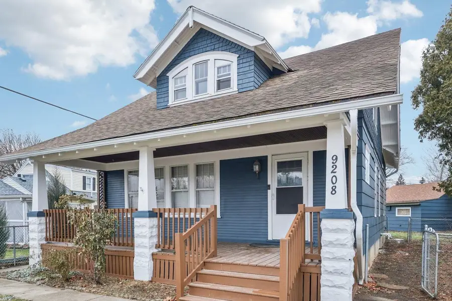 9208 W Swan CIRCLE, Milwaukee, WI 53225 - Image #2