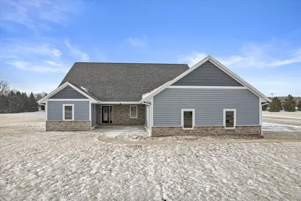 W399S10935 Connor DRIVE, Eagle, WI 53119