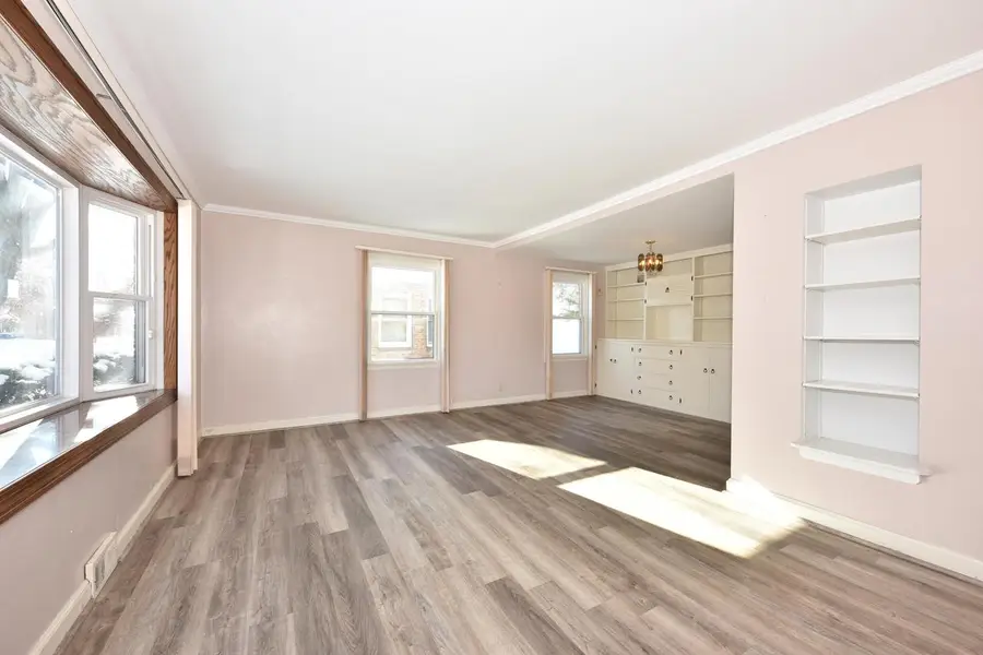 4949 N Berkeley BOULEVARD, Whitefish Bay, WI 53217 - #3