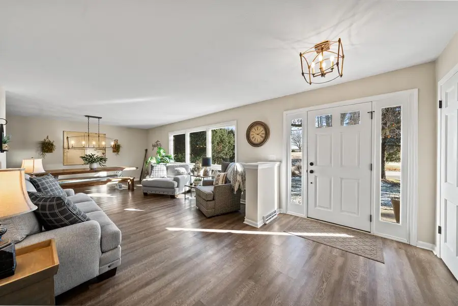 946 Shabbona DRIVE, Fontana, WI 53125 - Image #3