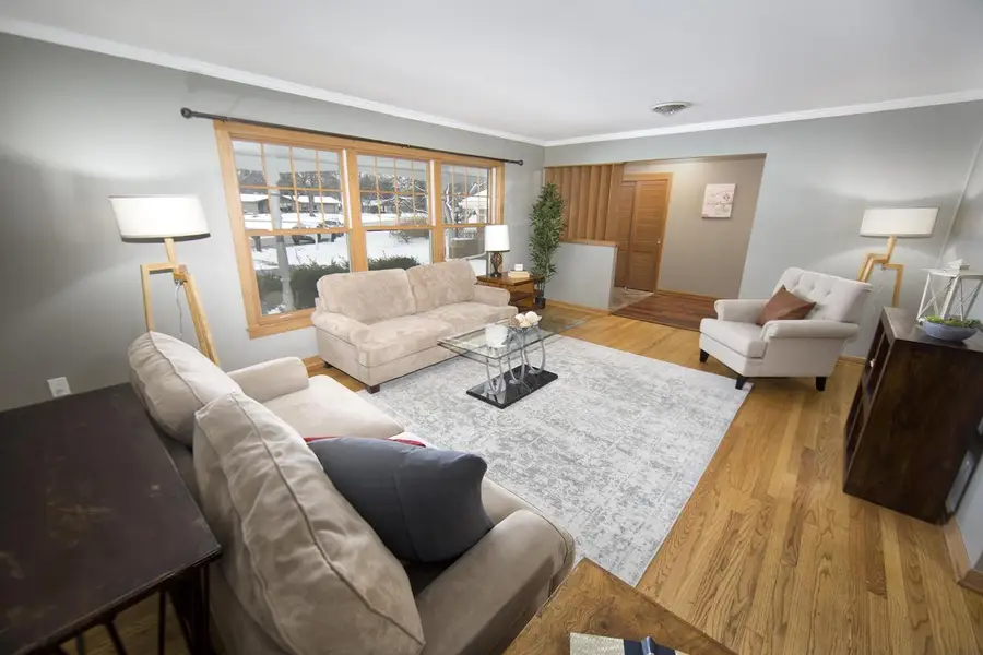 2261 W Kenboern DRIVE, Glendale, WI 53209 - #3