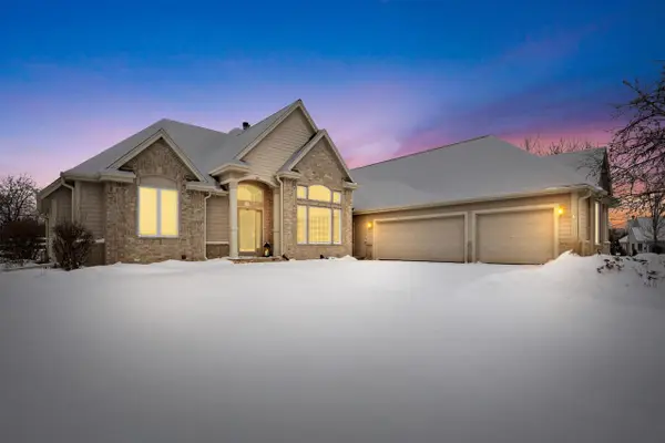 W132N6509 West View COURT, Menomonee Falls, WI 53051