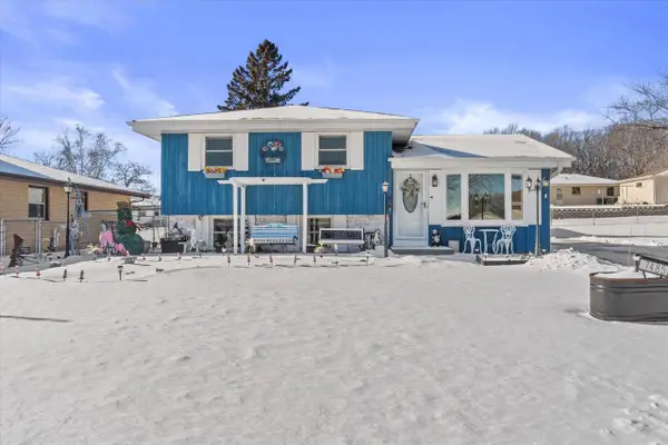 7485 S Highfield COURT, Oak Creek, WI 53154