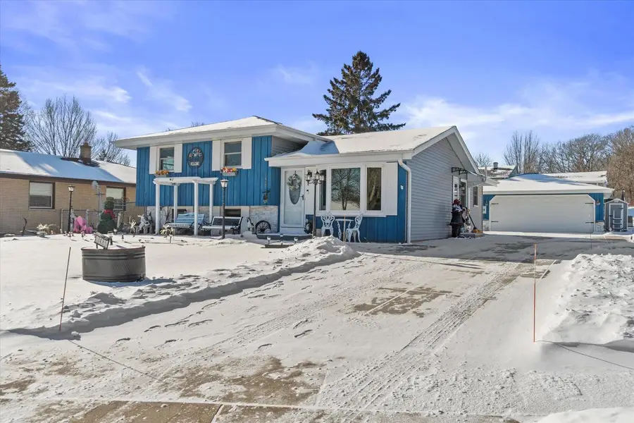 7485 S Highfield COURT, Oak Creek, WI 53154 - Image #2