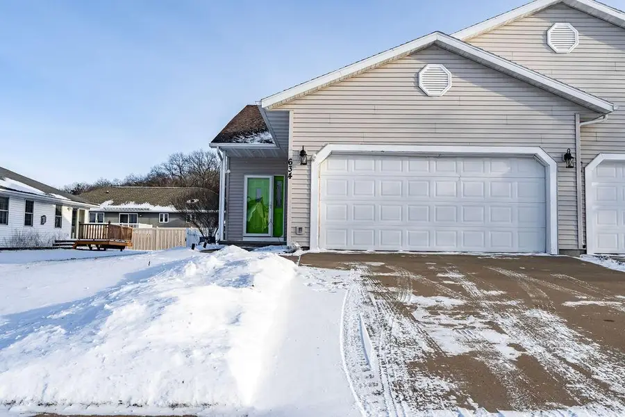 634 Victoria LANE, Onalaska, WI 54650 - Image #2
