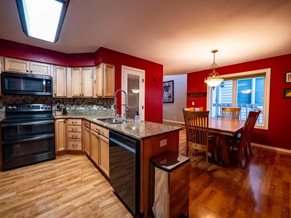 N34W23861 Grace AVENUE #B, Pewaukee, WI 53072