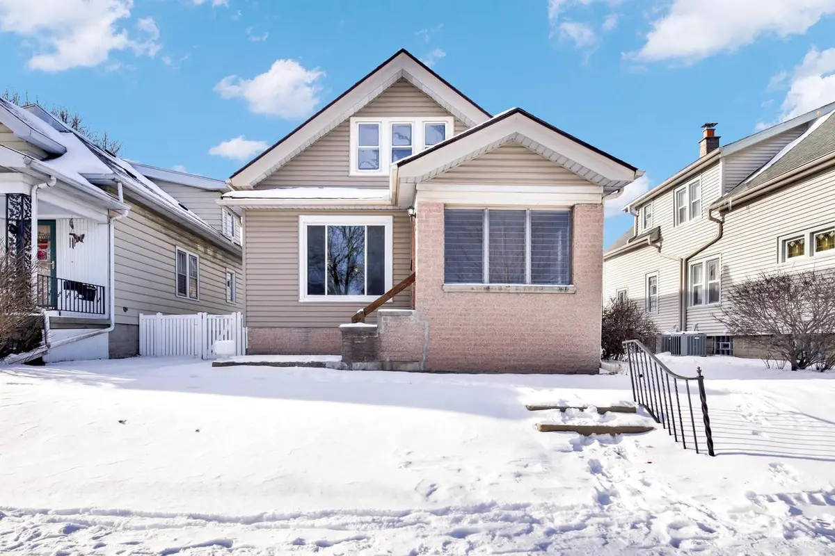 2065 S 71st STREET, West Allis, WI 53219 - #1