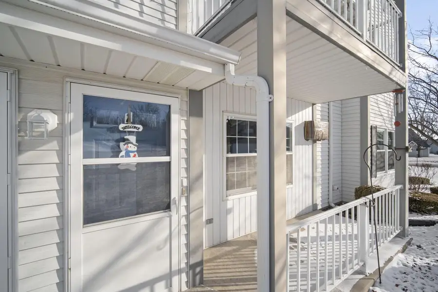 183 Minz Park CIRCLE #2, West Bend, WI 53095 - #2