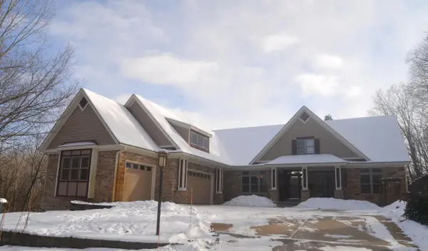 4451 Hartstone DRIVE, Slinger, WI 53086