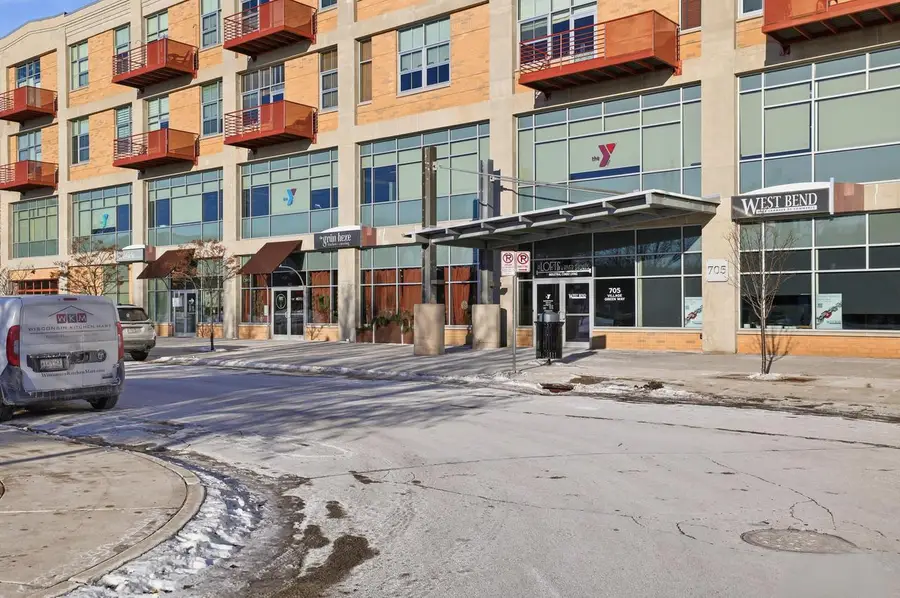 705 Village Green WAY #305, West Bend, WI 53090 - #3
