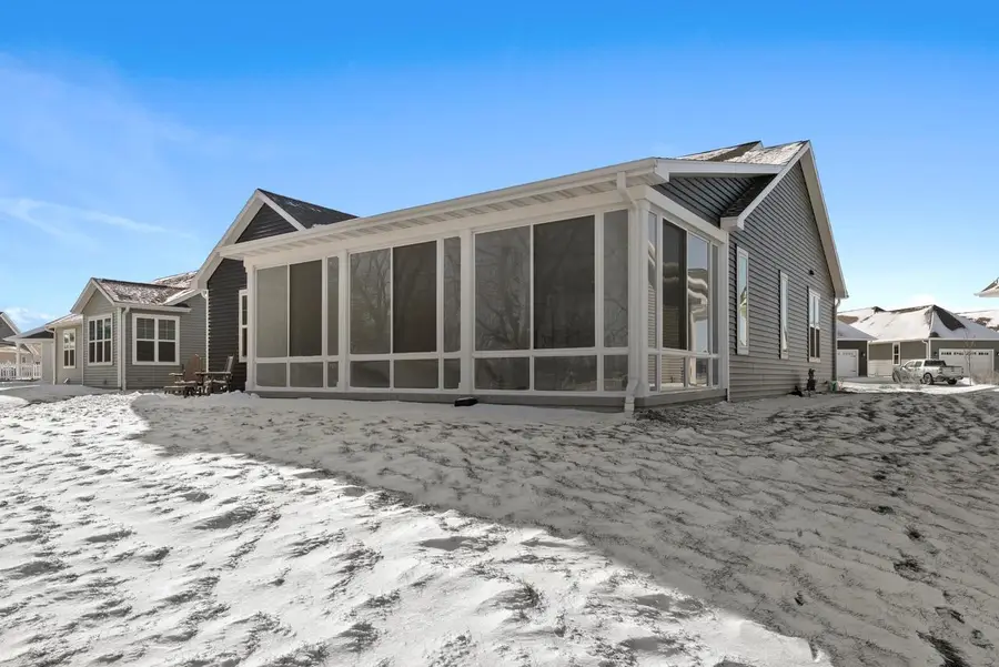 372 Vintage DRIVE, Sheboygan Falls, WI 53085 - #2