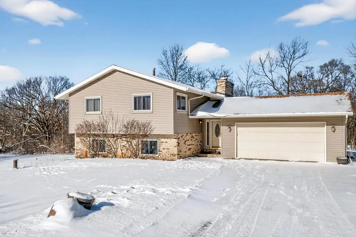 S65W25030 Verta Vista DRIVE, Waukesha, WI 53189 - #1