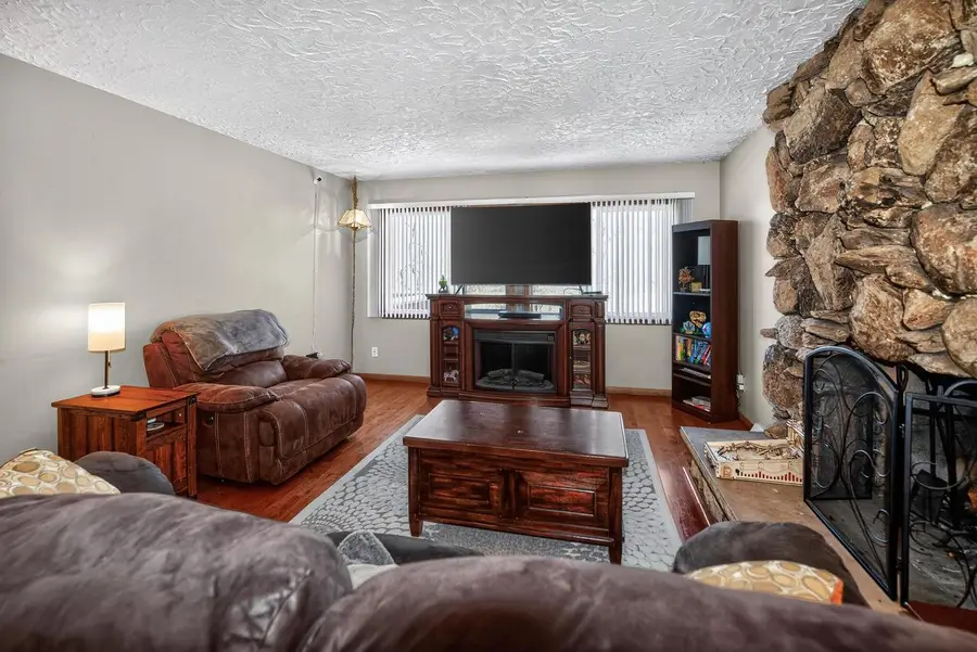 S65W25030 Verta Vista DRIVE, Waukesha, WI 53189 - #3