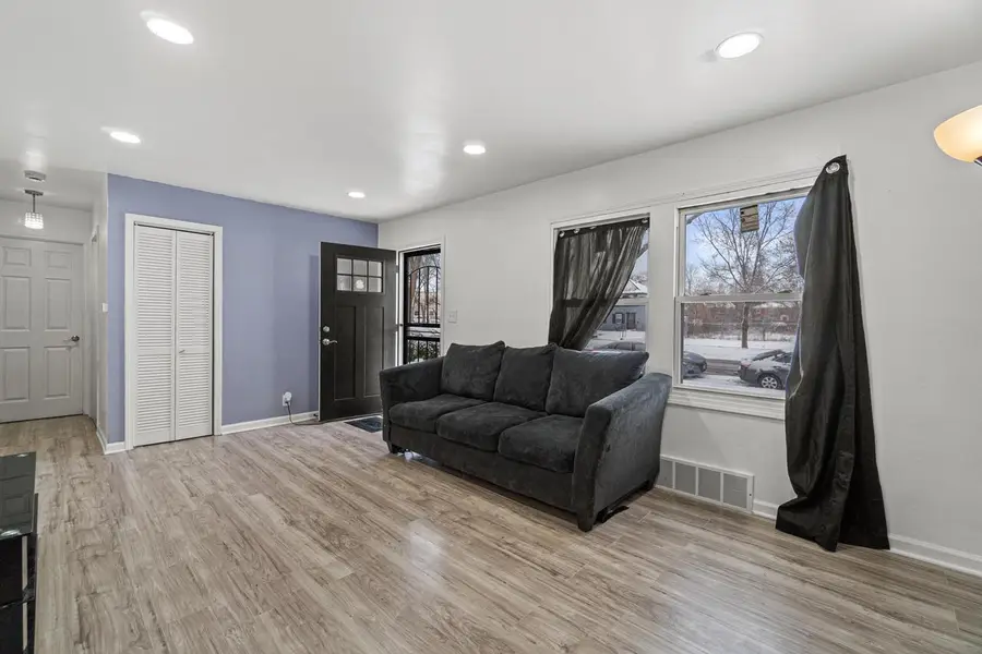 2417 W Roosevelt DRIVE, Milwaukee, WI 53209 - Image #2