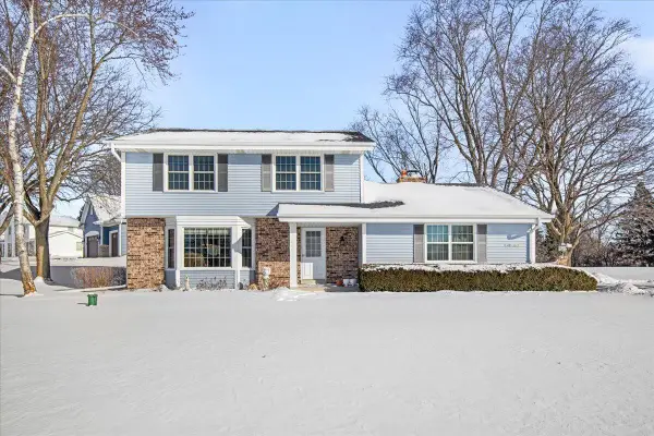 N48W26400 Bayberry COURT, Pewaukee, WI 53072