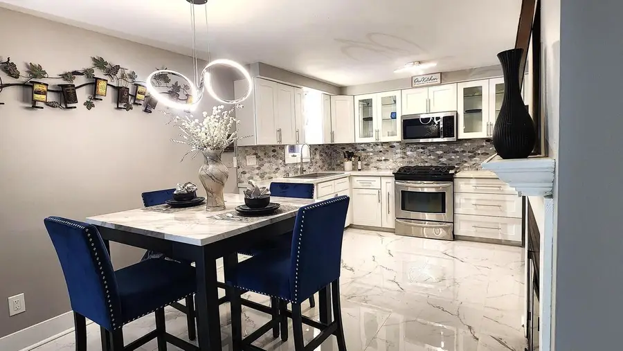 13975 Lisbon ROAD W, Brookfield, WI 53005 - Image #3