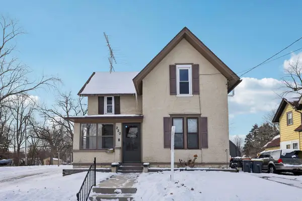 220 Waverly PLACE, Waukesha, WI 53186