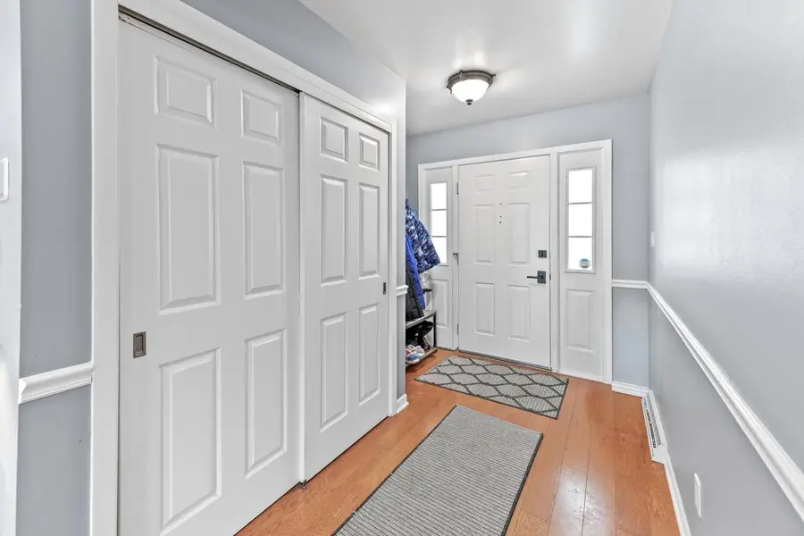 534 Woodridge DRIVE, Grafton, WI 53024 - Image #2