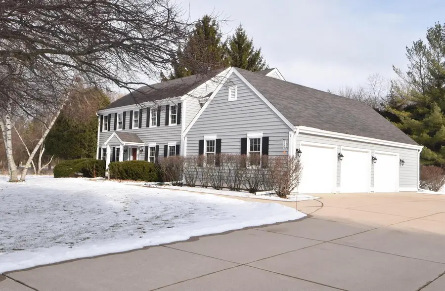 762 N Forest Ridge COURT, Summit, WI 53066 - #2
