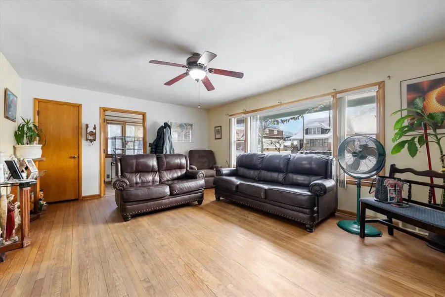 4220 W Reichert PLACE, Milwaukee, WI 53209 - Image #2